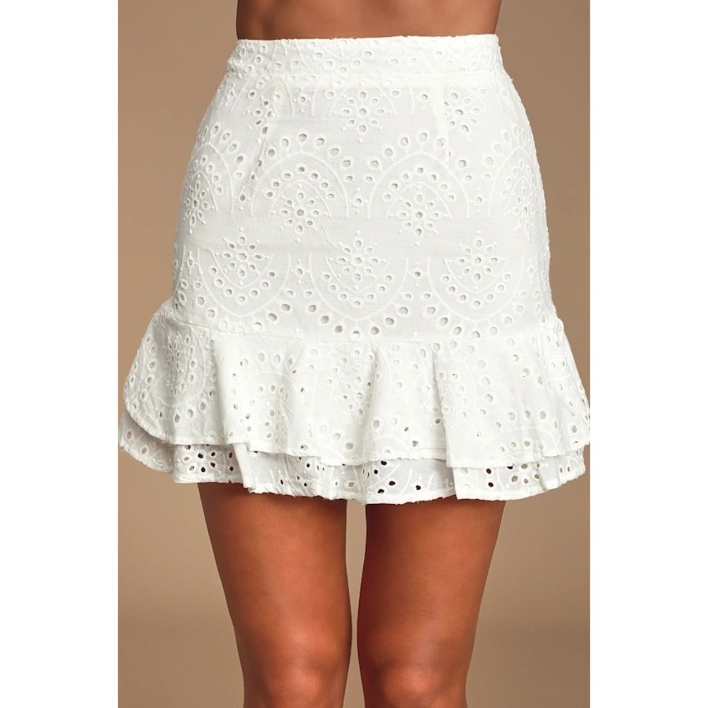 Lulus Playa de Isla White Eyelet Lace Ruffled Mini Skirt White Small - Picture 3 of 11